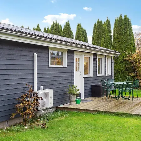 Pet Friendly In With Kitchen Holiday home *