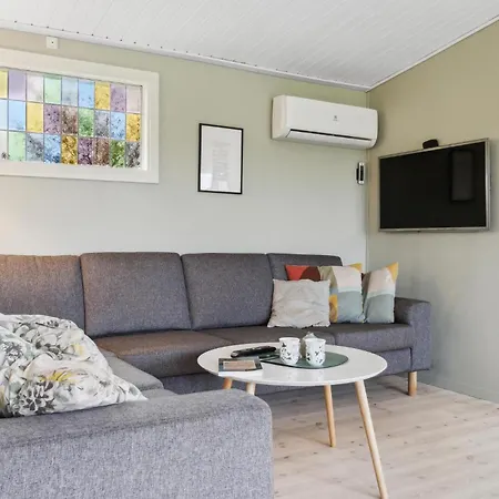 Pet Friendly In With Kitchen Holiday home *