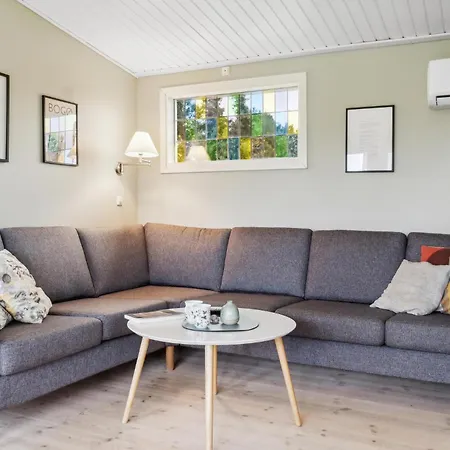 Pet Friendly In With Kitchen Holiday home *