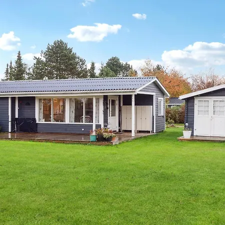 Pet Friendly In With Kitchen * Bogø By